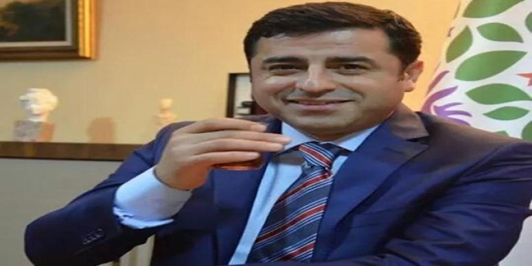 HDP'Lİ SEÇMENE  'ZAVALLILAR, ŞEREFSİZLER' DİYEN BAHÇELİ'YE TWİTTER'DAN: FAŞİZMİ BİLMEYENLERE ÖĞRETİYOR