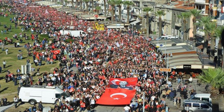 İZMİR ATA’SI İÇİN YÜRÜYECEK