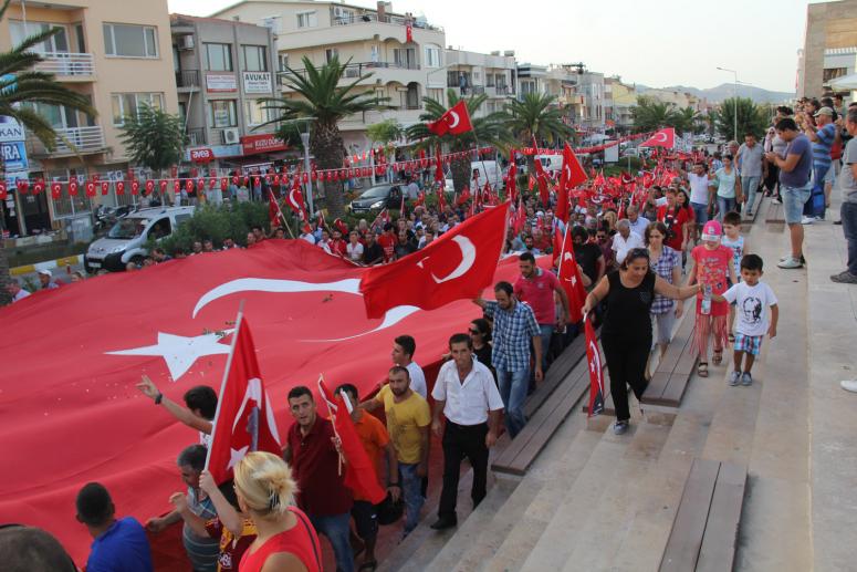 URLA TEK YÜREK OLARAK TERÖRE HAYIR DEDİ