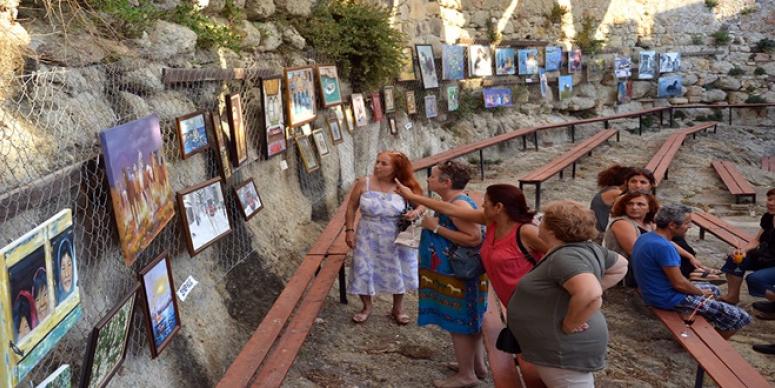 BEŞKAPILAR KALESİ SANATIN HİZMETİNDE