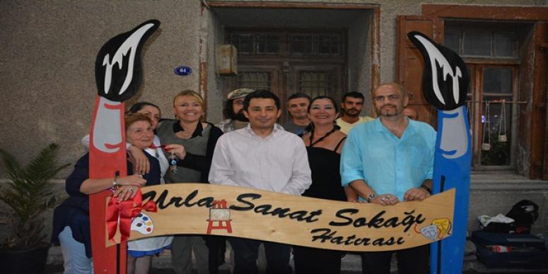 TARİH KOKAN “URLA SANAT SOKAĞI” YAZA MERHABA DEDİ