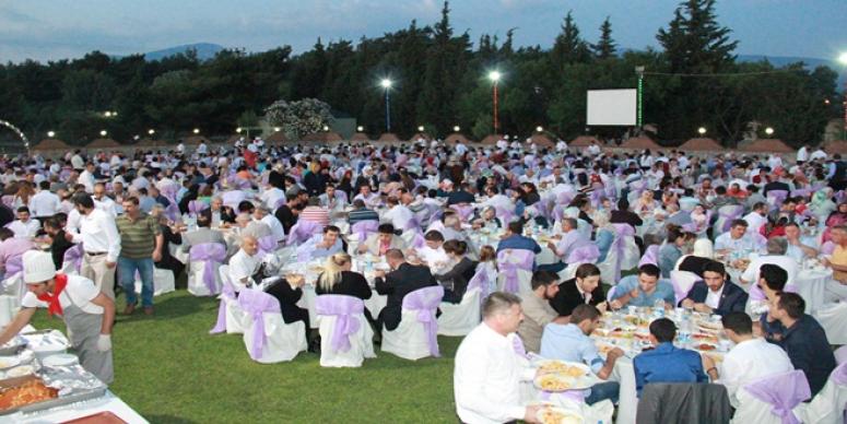 MUSTAFA KAMALAK İZMİR’DE PARTİSİNİN İFTARINA KATILDI