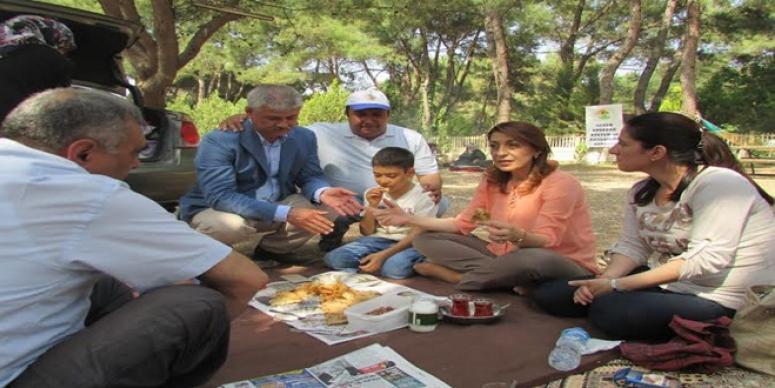 VEKİLLERİ YAPTI, AFYONKARAHİSARLILAR YEDİ