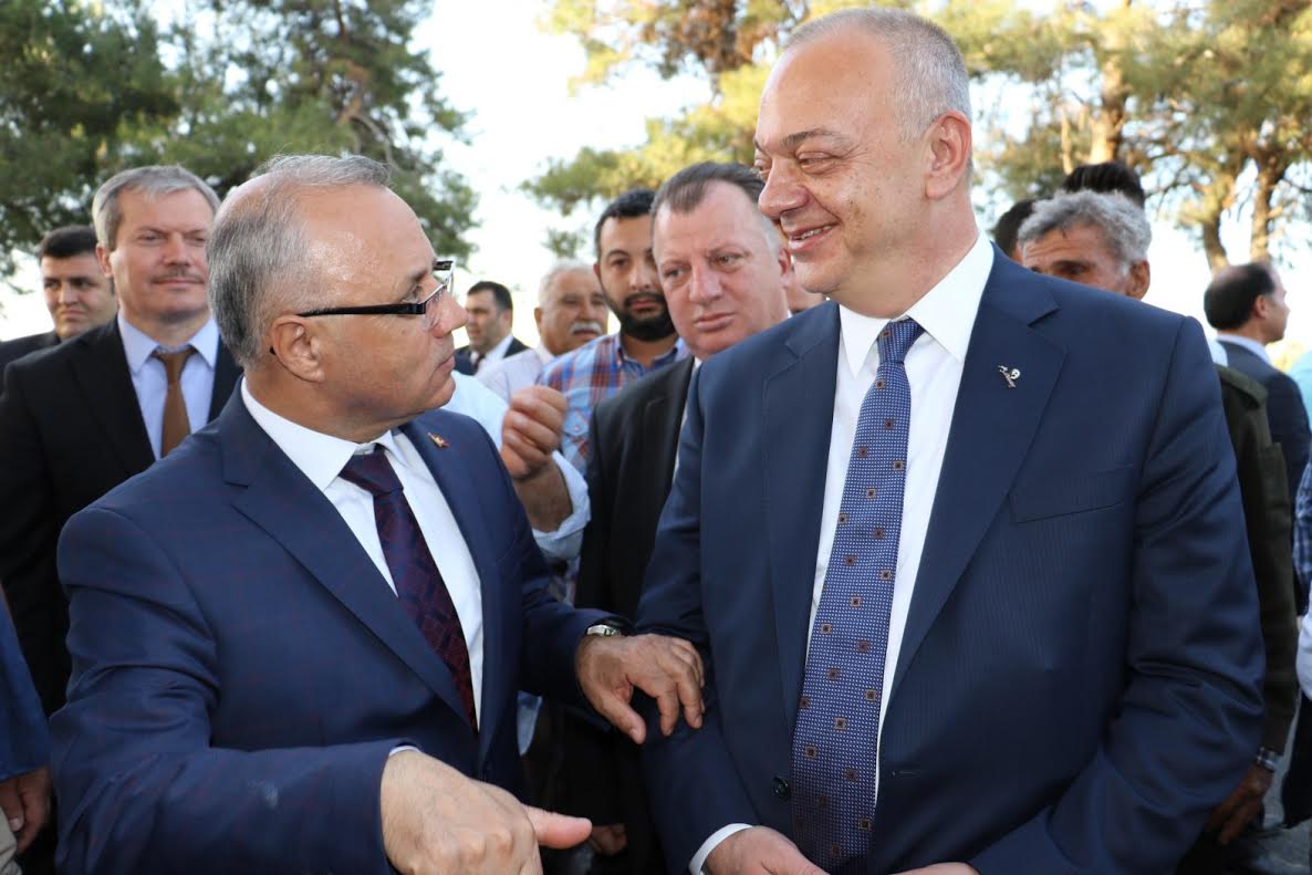 54 Yıl Sonra Büyükşehir’le Gelen Asfalt