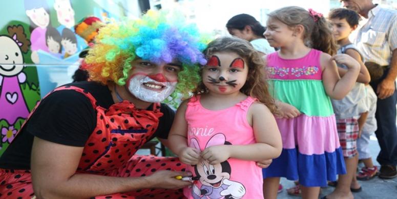 GEZİCİ KÜTÜPHANE BORNOVA’DA