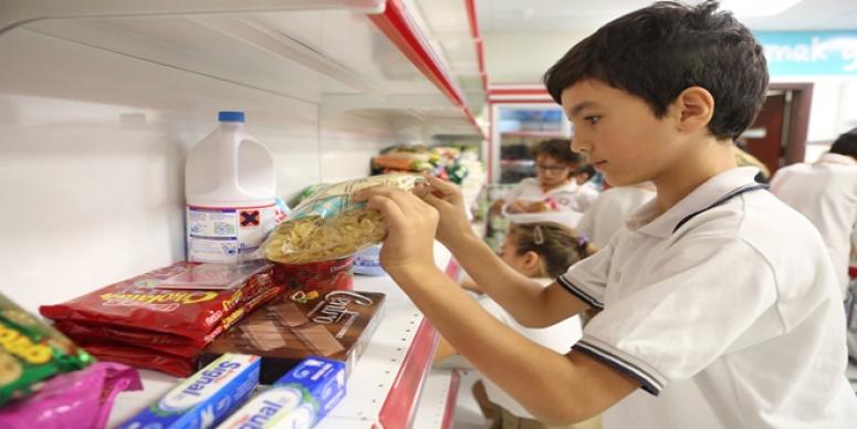 BORNOVA’DA ‘İYİLİK HAREKETİ’ YAYILIYOR