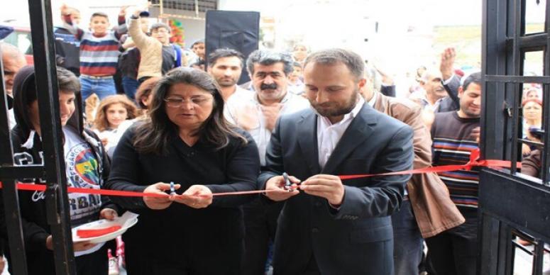 HDP’NİN SEÇİM BÜROSU AÇILIŞLARI ÇOŞKUYLA SÜRÜYOR