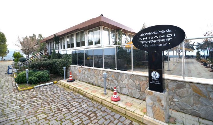AHRANDI AİLE RESTORANT'TA HER AY ÜNLÜ BİR SANATÇI YER ALACAK