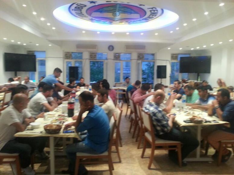 İZMİRLİ FENERBAHÇELİLER İFTAR’DA BULUŞTU