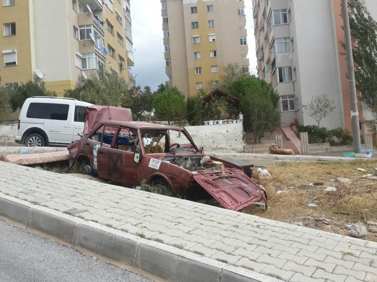 BORNOVALILARIN KALDIRILMAYAN HURDA ARAÇ İSYANI
