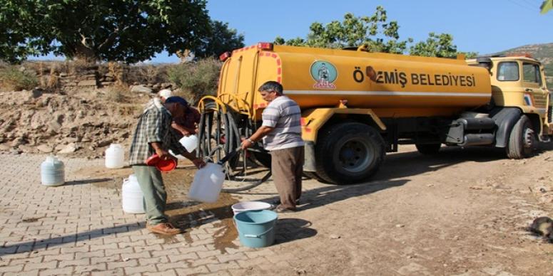 ÖDEMİŞ BELEDİYESİ UZUNDERE’NİN SU SORUNUNA ÇARE OLUYOR