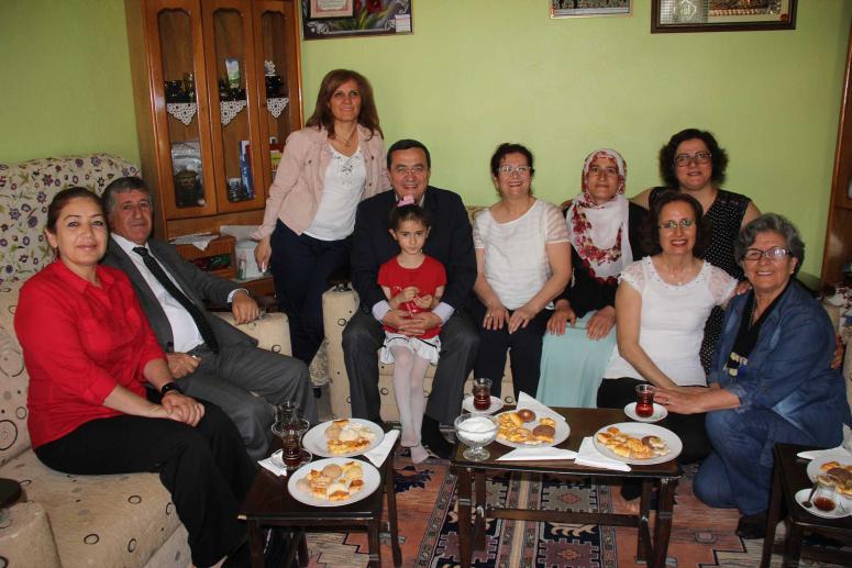NARLIDERE YILIN ANNESİNİ SEÇTİ
