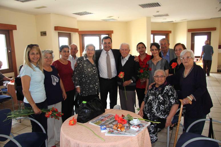BATUR’DAN HUZUREVİ ZİYARETİ