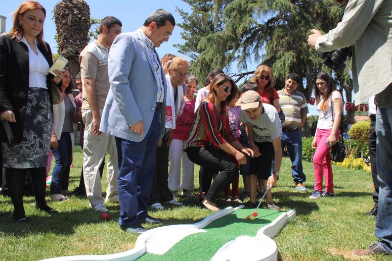 BAŞKAN BATUR ENGELSİZ YAŞAM EVİNİ AÇTI