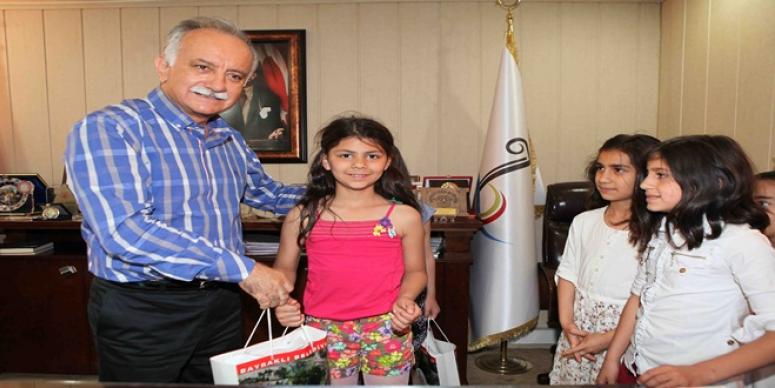 KARİKATÜRÜN ŞAMPİYONLARI