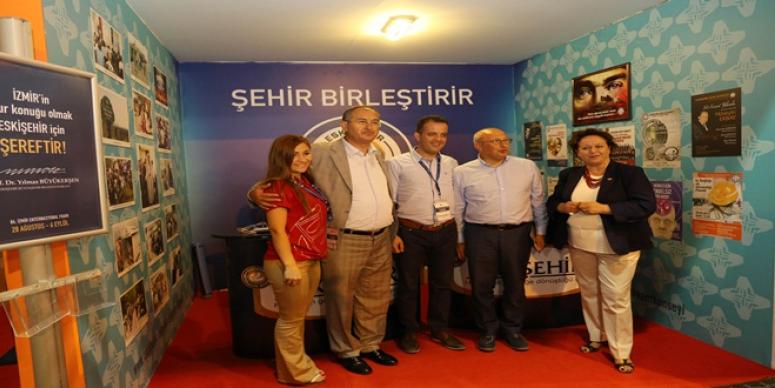 SERTEL VE ÇAKIRÖZER İZMİR’DEKİ ESKİŞEHİR’İ GEZDİ
