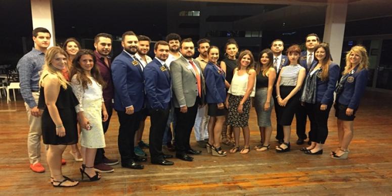 GÜZELBAHÇE ROTARACT KULÜBÜNDE GÖREV DEĞİŞİMİ