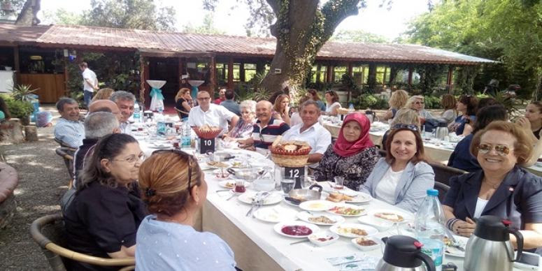 CHP GÜZELBAHÇE’DE ESKİLERE VEFA