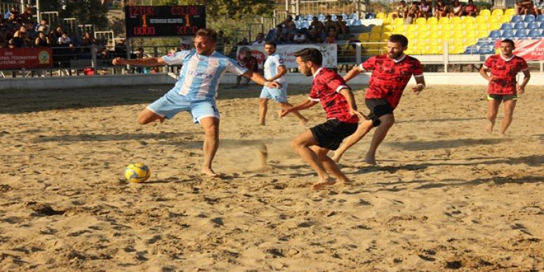 PLAJDA ŞAMPİYON İZTUR OLDU