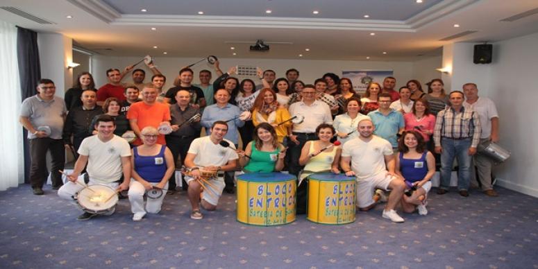 İZMİR TİCARET BORSASI AİLESİ ÇEŞME’DE BİR ARAYA GELDİ
