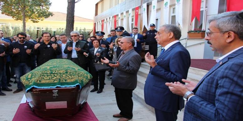 ÖDEMİŞ BELEDİYE MECLİS ÜYESİ EROL SOYUER SON YOLCULUĞUNA UĞURLANDI