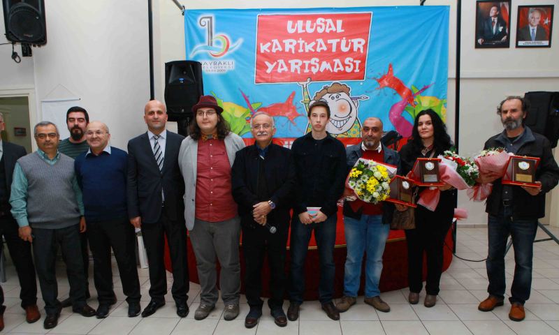 ''EN İYİ KARİKATÜRCÜLER'' ÖDÜLLERİNİ ALDI