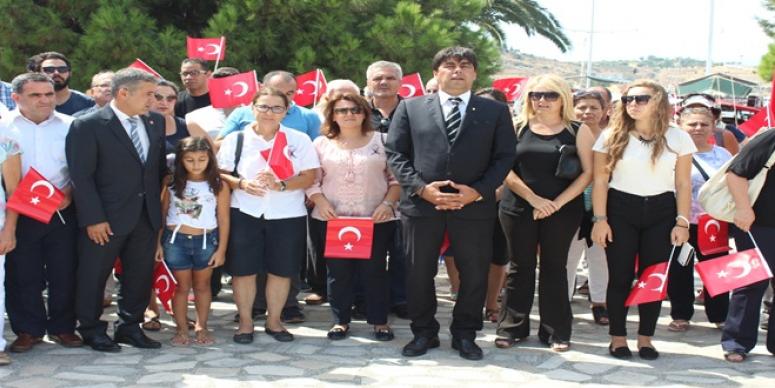 İZMİRİN KURTULUŞU VE CHP:'NİN KURULUŞ YILDÖNÜM FOÇA'DA KUTLANDI