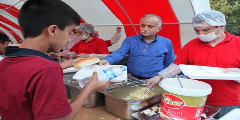 ÇAYLAR VE MEYVE SULARI BELEDİYEDEN