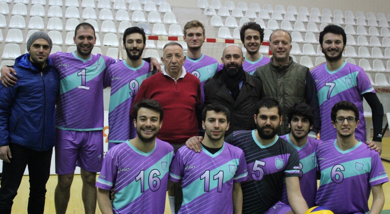 TARİHİNİN İLK MAÇINI SET VERMEDEN KAZANDI