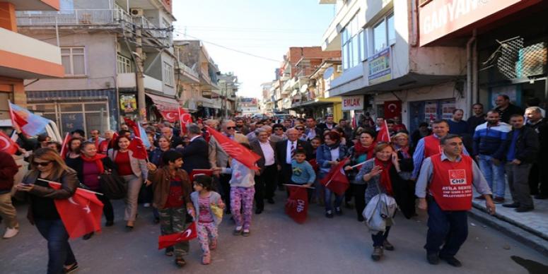 CHP’Lİ ADAYLARDAN OMUZ OMUZA CUMHURİYET YÜRÜYÜŞÜ