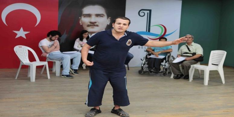 ENGELLİLER TİYATROYLA BULUŞTU!