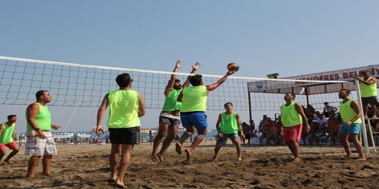 GÜMÜLDÜR’DE VOLEYBOL HEYECANI BAŞLADI