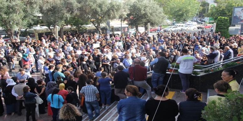 BUCA'DA BELEDİYE İŞÇİLERİ BARIŞ İÇİN MEYDANLARDA