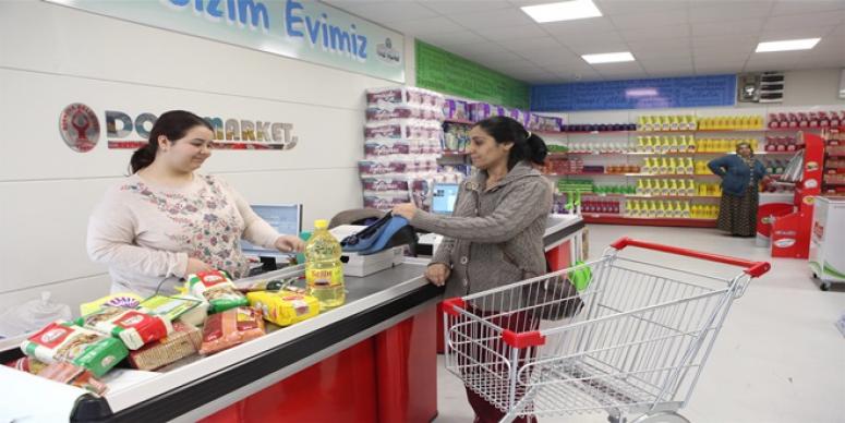 BORNOVA’DA ‘İYİLİĞİN MARKETİ’ BÜYÜYOR