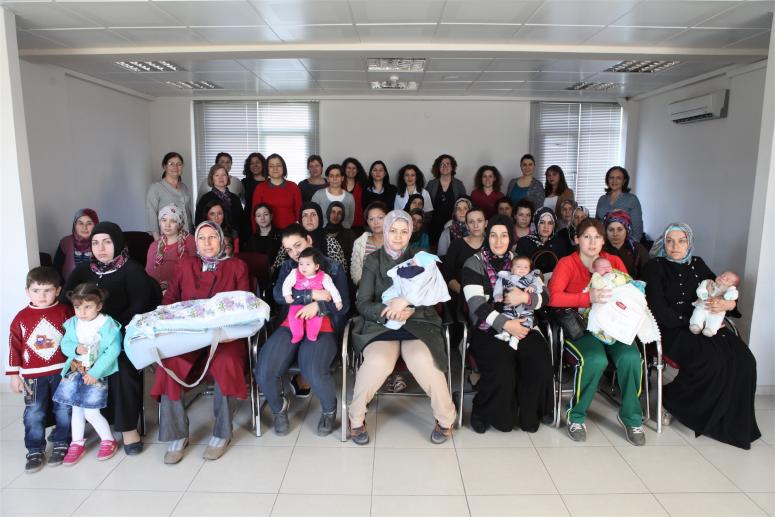 BORNOVA BELEDİYESİ GEBE VE ANNELERİN YANINDA