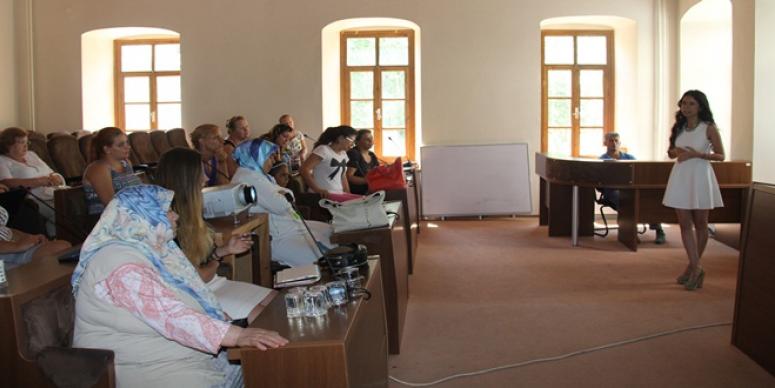 URLA’DA SAĞLIKLI BESLENME SÖYLEŞİSİ YAPILDI
