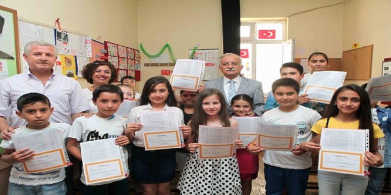 BAŞKAN KARABAĞ'A MEZUN OLDUĞU OKULDA BÜYÜK SÜRPRİZ
