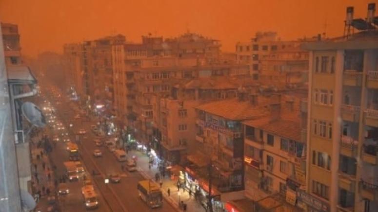 GÜNEYDOĞU’DA GÜNDÜZ GECEYE DÖNDÜ!
