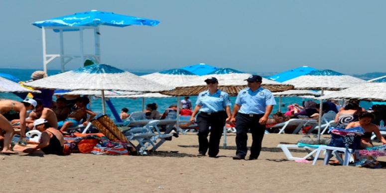 DİKİLİ'DE PLAJLAR KONTROL ALTINDA