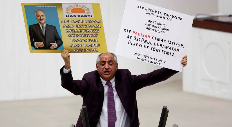 MUSA ÇAM MECLİSTE AÇTI AĞZINI YUMDU GÖZÜNÜ