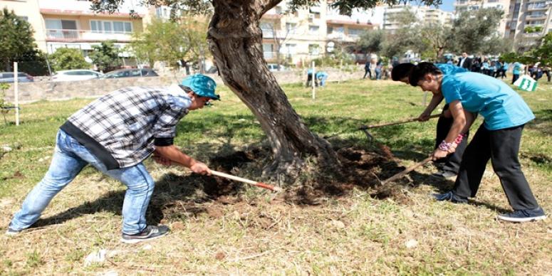 BORNOVALI ÖĞRENCİLER ÖRNEK OLDU
