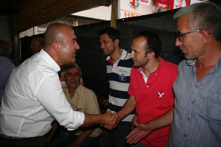 BAKAN KUŞULULARA SESLENDİ: “GELENEĞİ BOZUN, OY VERİN”