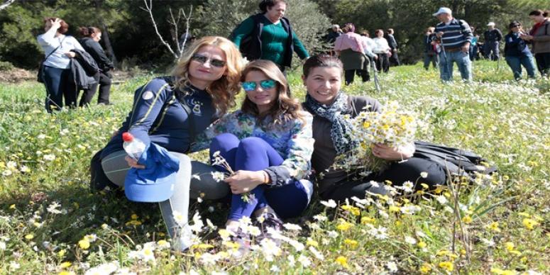 BORNOVALI KADINLAR DOĞAYLA BULUŞUYOR