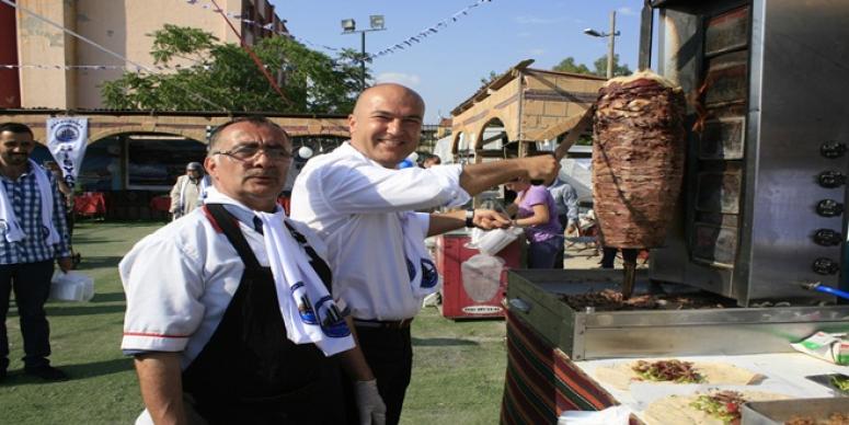 BİTLİSLİLERDEN MURAT BAKAN’A SEVGİ SELİ