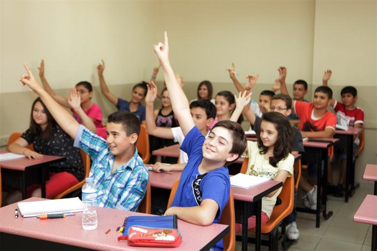 BORNOVA’DA 5 BİN 500 ÖĞRENCİYE EĞİTİM DESTEĞİ