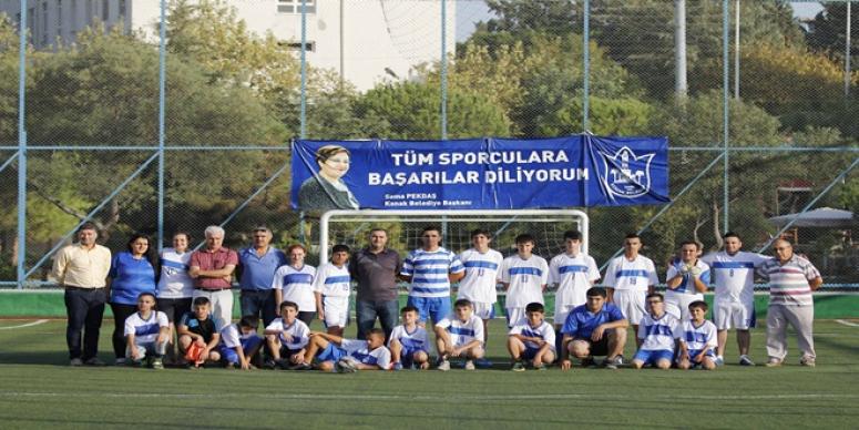 FUTBOL AŞKI ENGEL TANIMADI