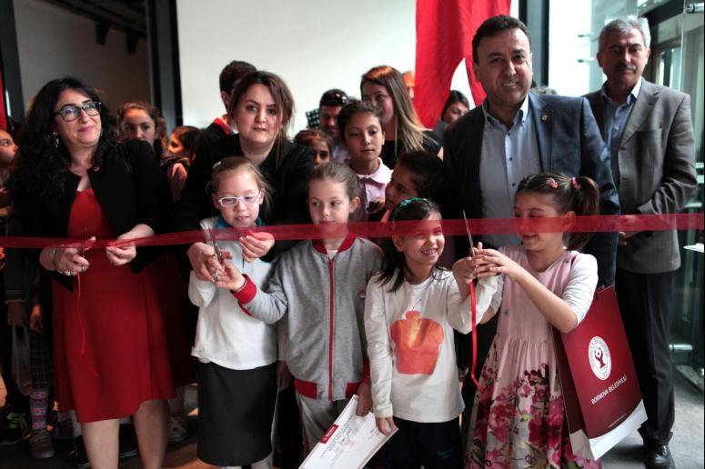 GELECEĞİN RESSAMLARI GÖZ KAMAŞTIRDI