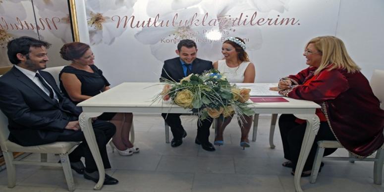 MUTLULUĞA AÇILAN KAPI: ‘FUAR EVLENDİRME DAİRESİ’
