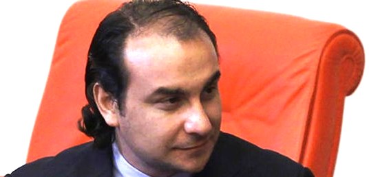 TÜRKEŞ'İN OĞLU SEÇİME 9 GÜN KALA AKP'DEN İSTİFA ETTİ!