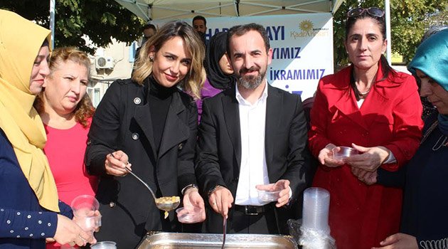 Ak Parti Bayraklı'dan Vatandaşlara Aşure Etkinliği